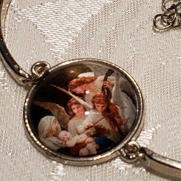 Bracelet.  Great Christmas present. - Picture 1 of 2